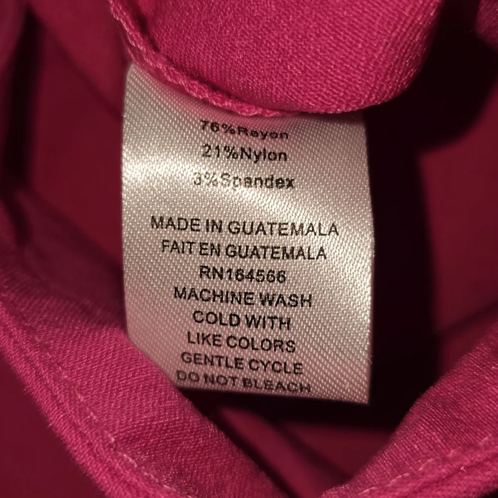 Jessica Riley Stretch Pink Capris with Lace Cutout Small - Picture 9 of 10